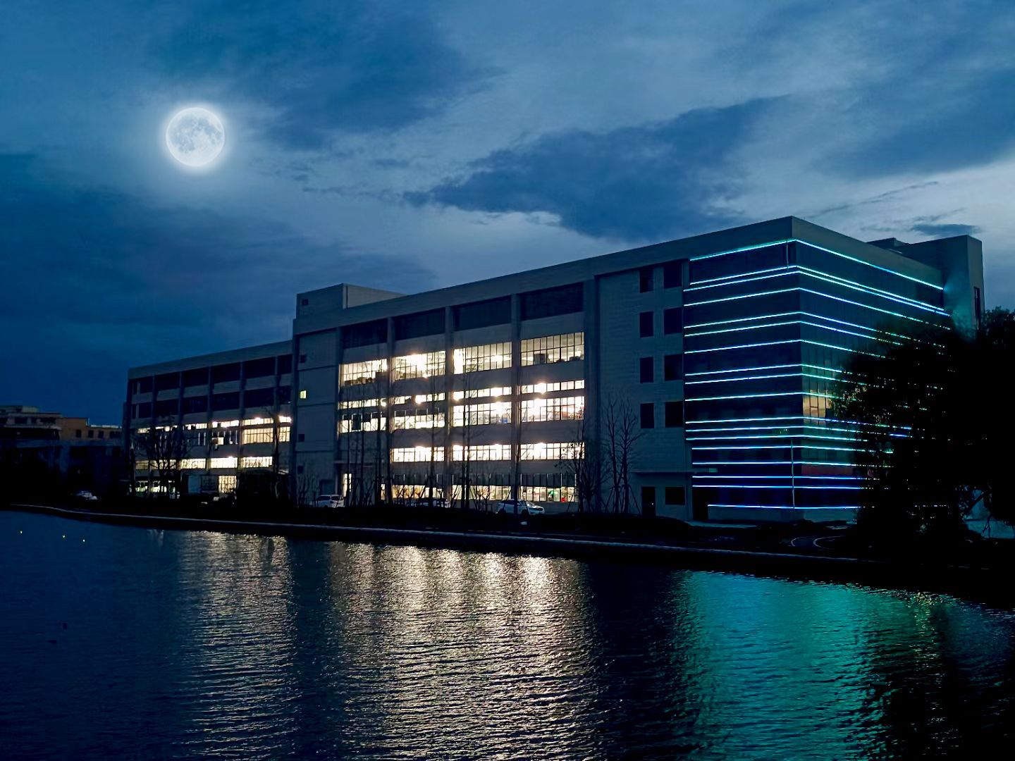 邊鋒機(jī)械集團(tuán),隔膜泵廠家,進(jìn)口泵替換,中秋快樂